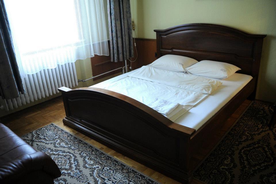 Kastelyszallo Mateszalka Bed & Breakfast ภายนอก รูปภาพ